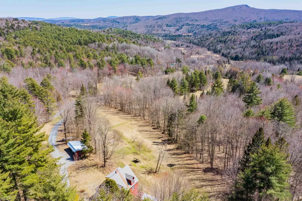 279 Round House Road Corinth VT 05039