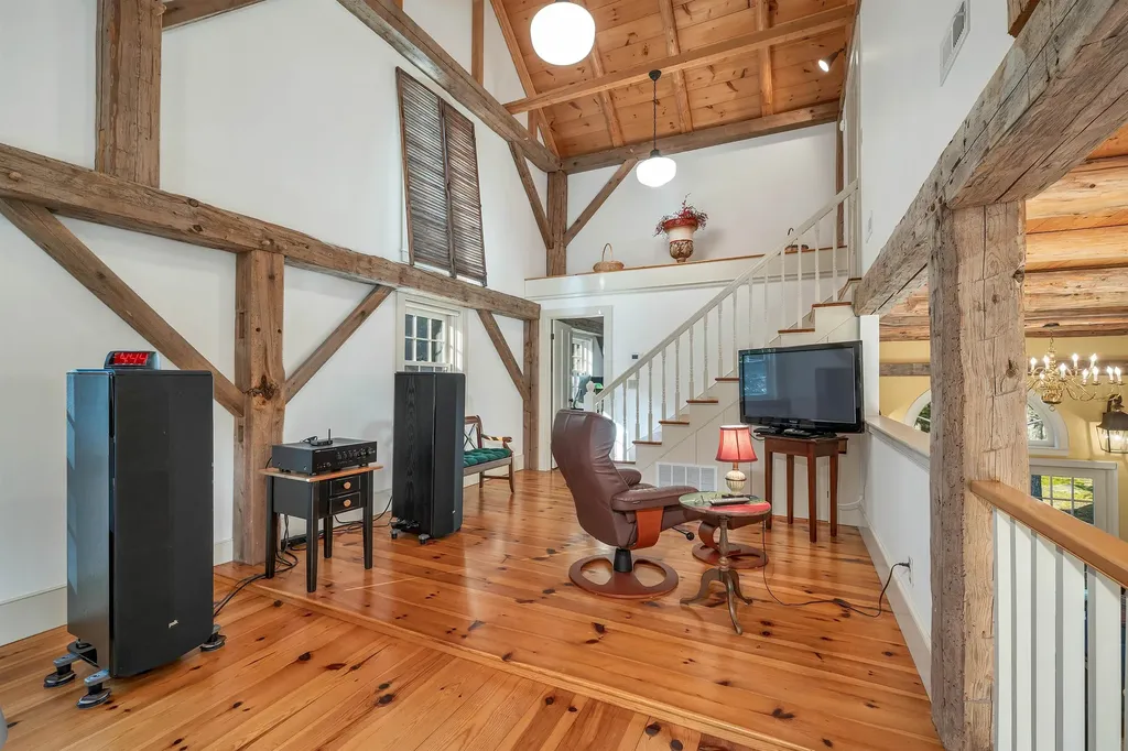369 Stoddard Road Wolfeboro NH 03894