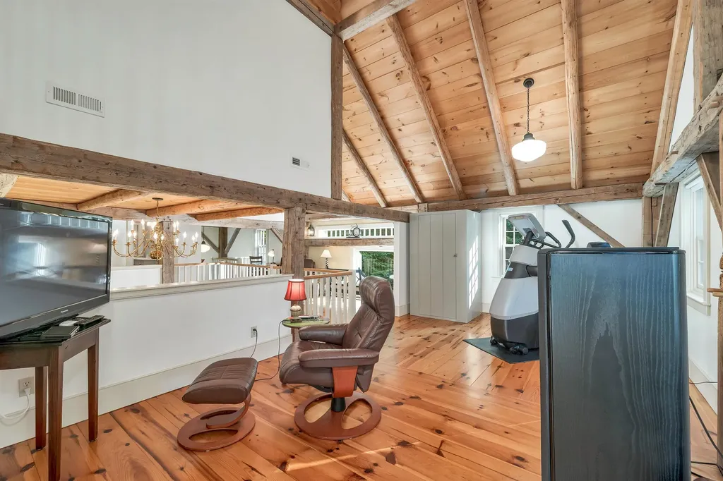 369 Stoddard Road Wolfeboro NH 03894