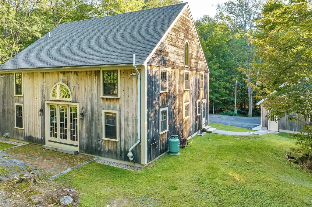 369 Stoddard Road Wolfeboro NH 03894