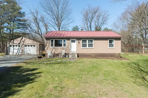 471 Colonial Drive Hartford VT 05001