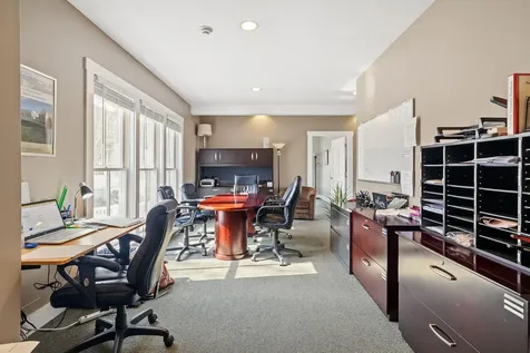 183 Mammoth Road Londonderry NH 03053