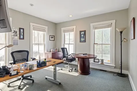 183 Mammoth Road Londonderry NH 03053