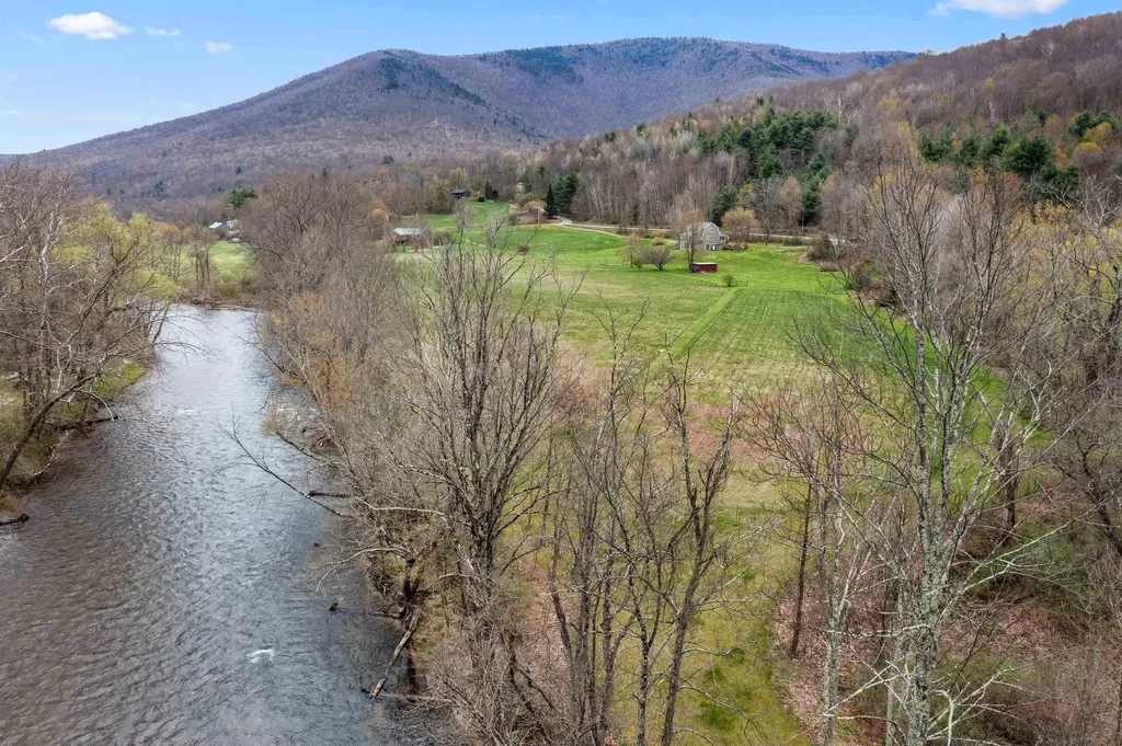 2318 River Road Arlington VT 05250