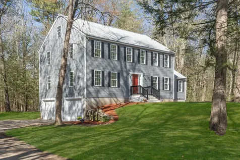 7 Donmac Drive Derry NH 03038