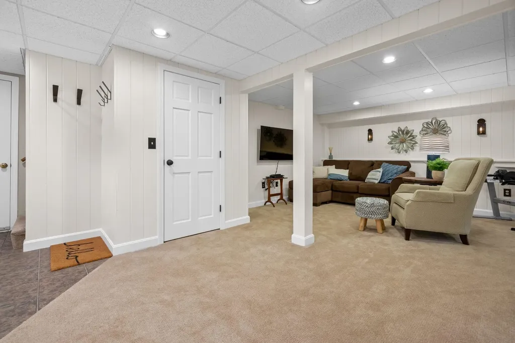 32 Alexander Drive Hampton NH 03842