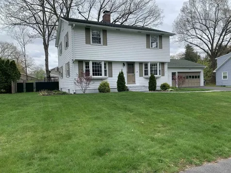 9 Alice Drive Nashua NH 03063
