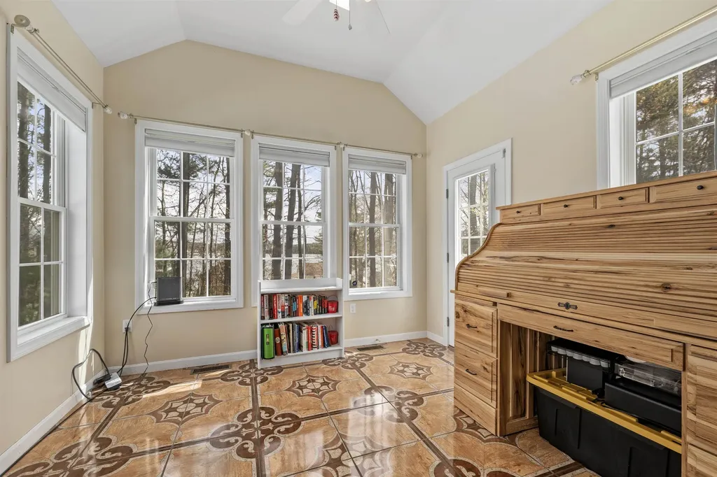 52 Port Way Laconia NH 03246