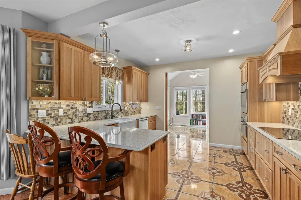52 Port Way Laconia NH 03246