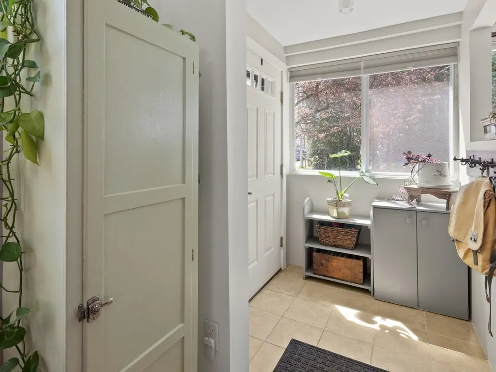 27 Meadow Road South Burlington VT 05403
