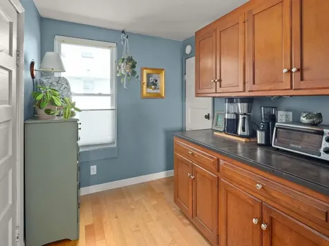 27 Meadow Road South Burlington VT 05403