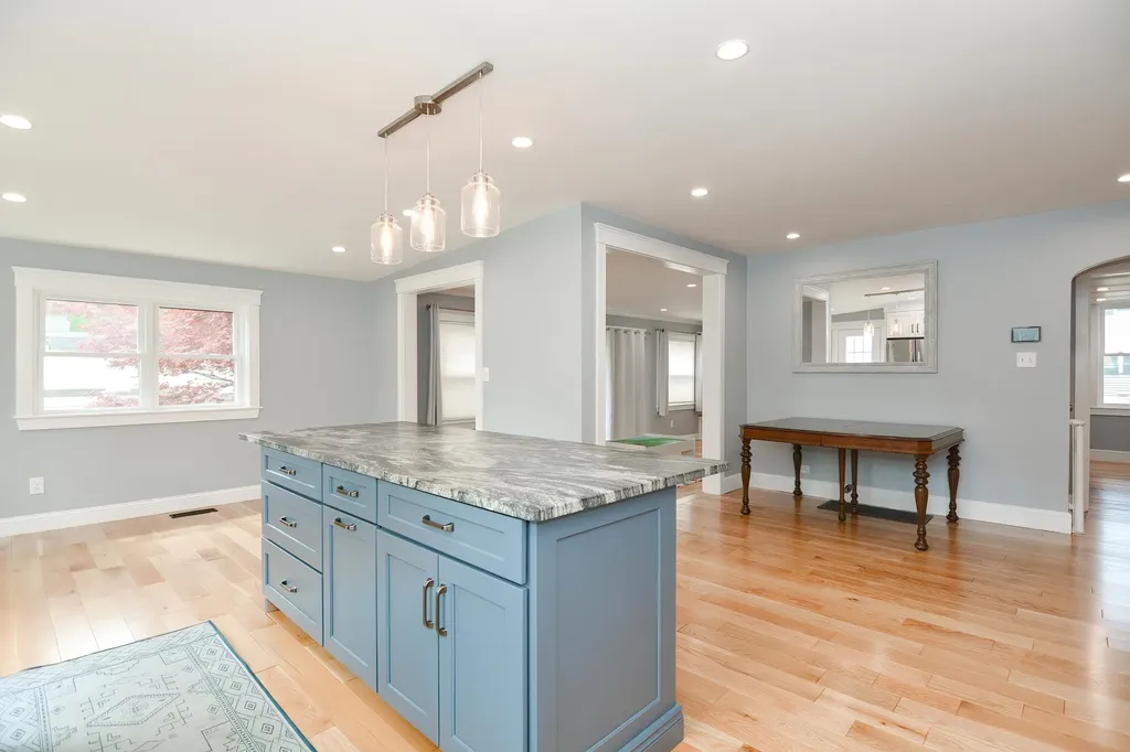 21 Fifield Street Nashua NH 03060
