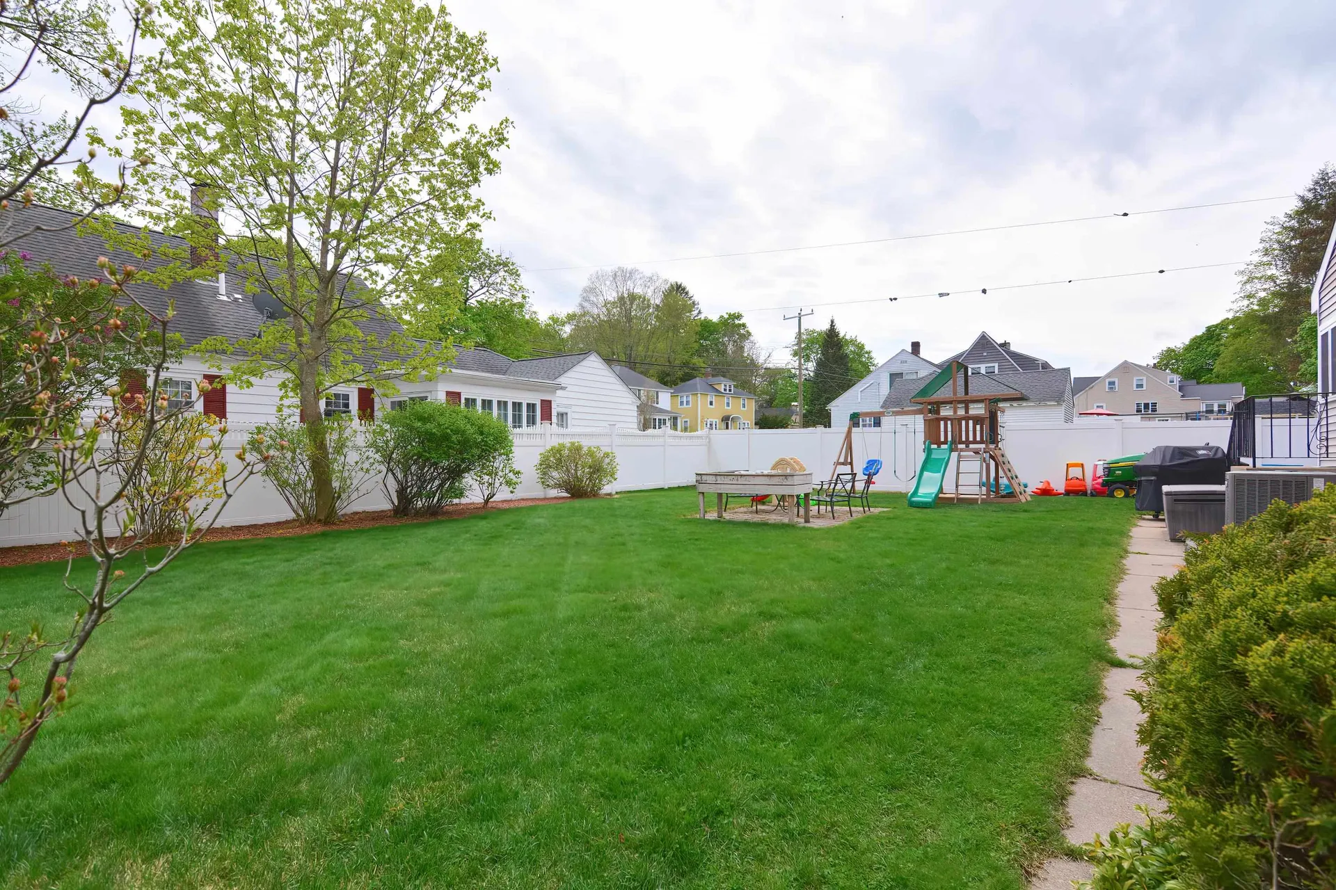 21 Fifield Street Nashua NH 03060