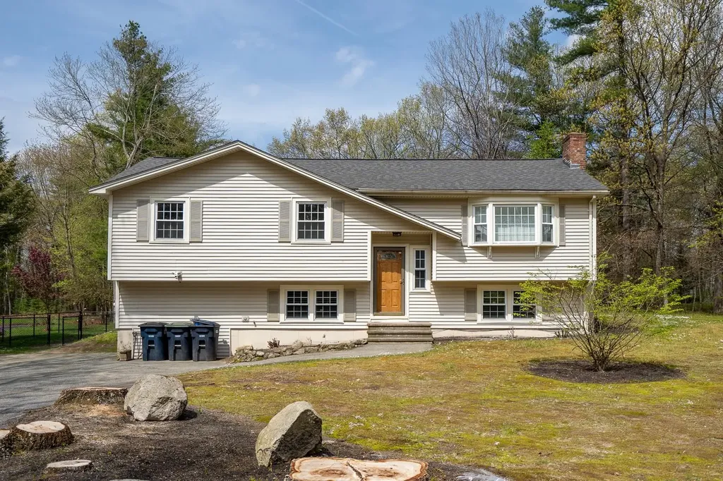 17 Park Street Windham NH 03087