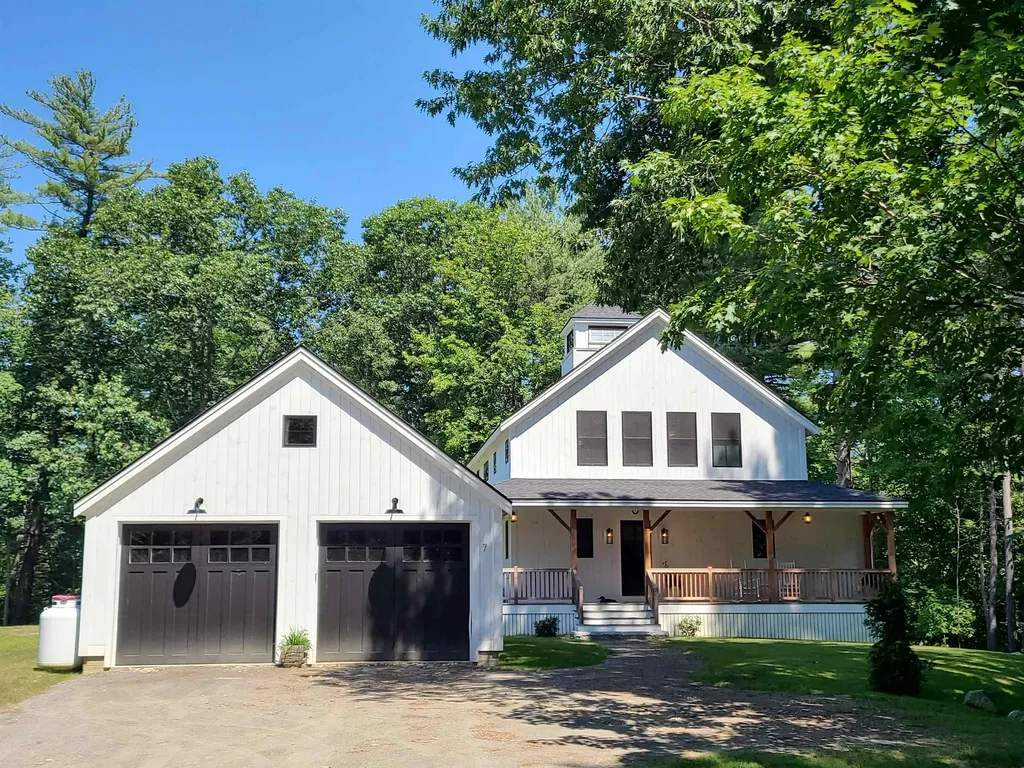7 Scarlett Lane Rollinsford NH 03869