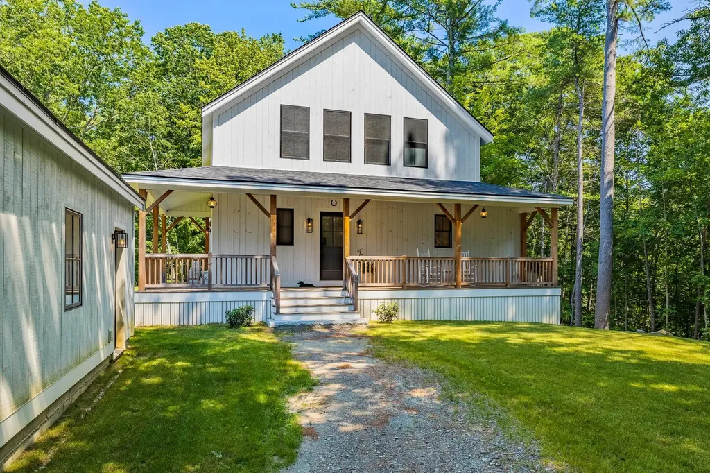 7 Scarlett Lane Rollinsford NH 03869