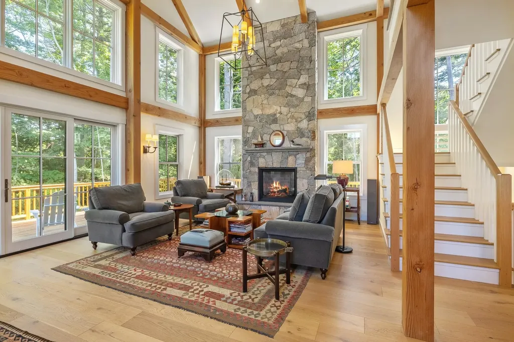 7 Scarlett Lane Rollinsford NH 03869