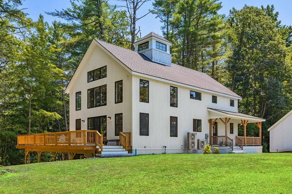 7 Scarlett Lane Rollinsford NH 03869
