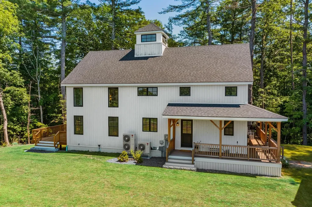 7 Scarlett Lane Rollinsford NH 03869