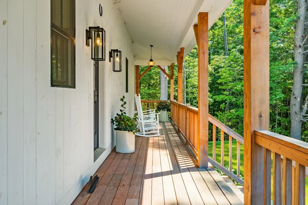7 Scarlett Lane Rollinsford NH 03869