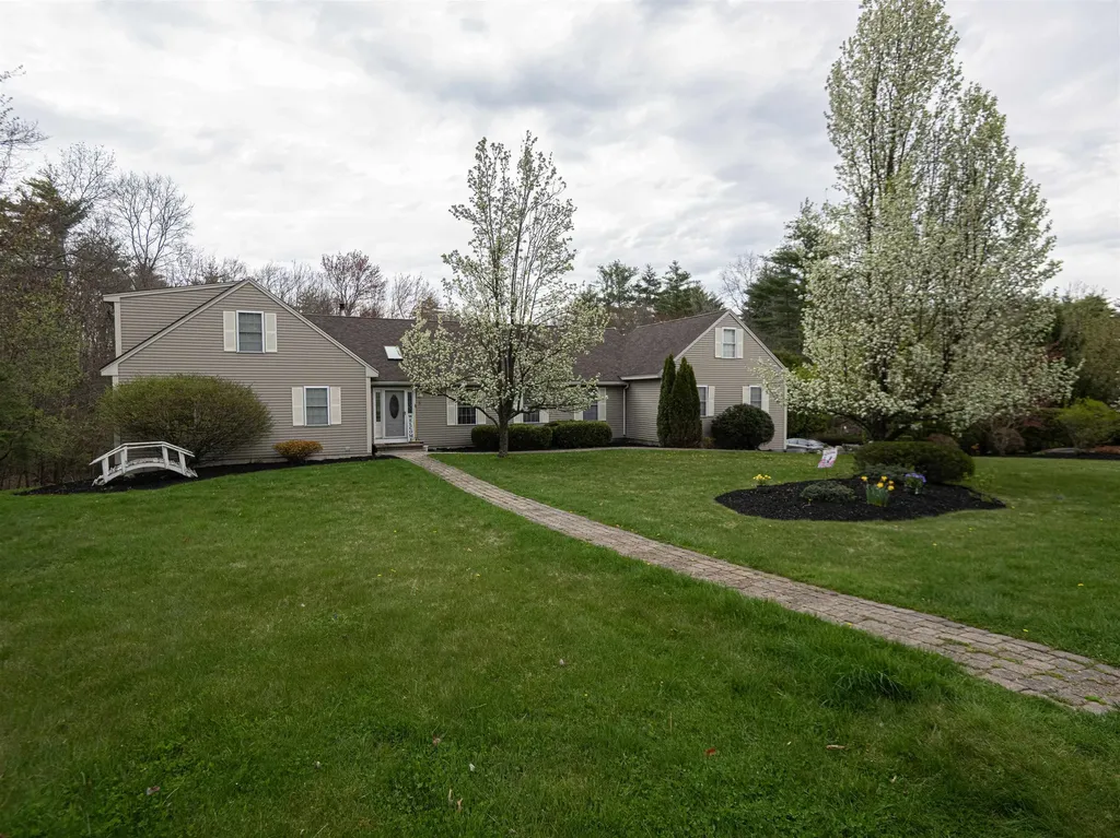 5 Williamine Drive Newton NH 03858