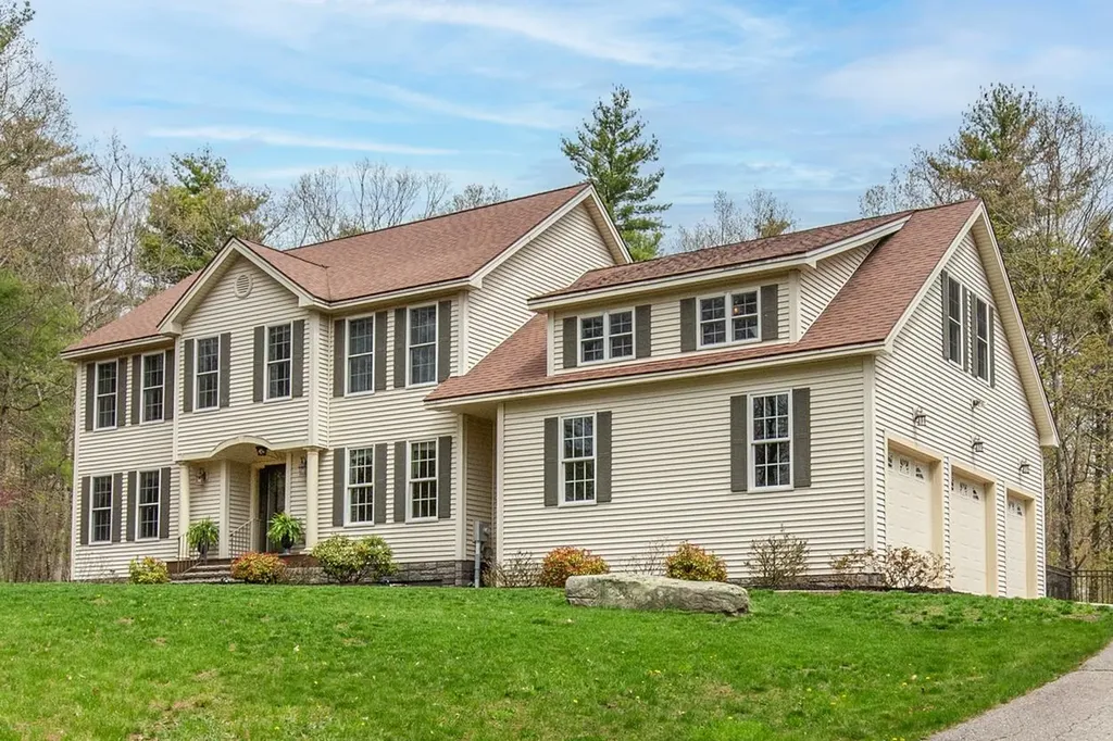 149 Calef Island Road Barrington NH 03825