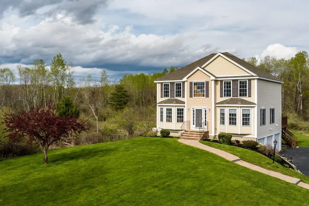 33 Ezras Way Dover NH 03820