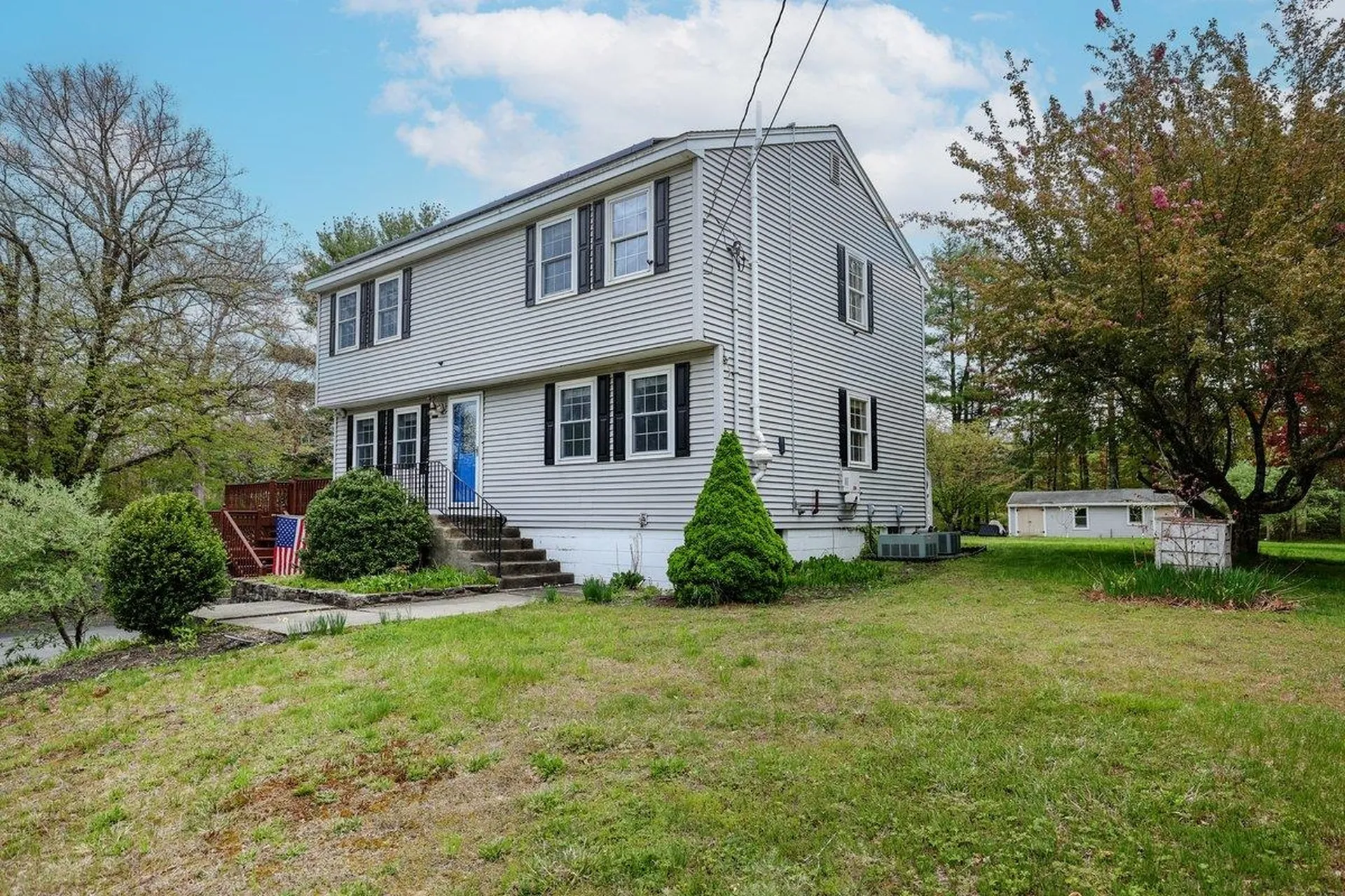8 Tina Avenue Pelham NH 03076
