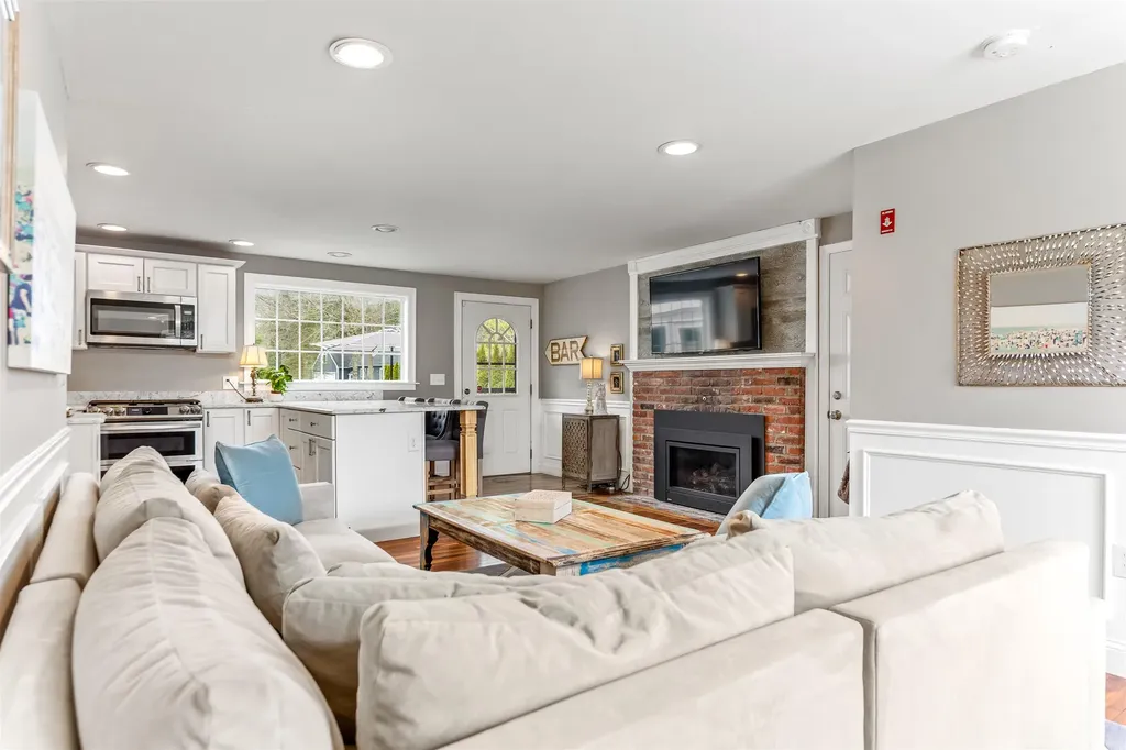 8 Cedarview Lane Hampton NH 03842