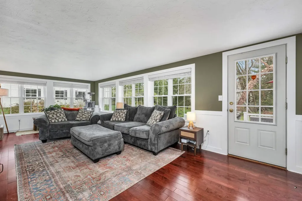 51 Winnicoash Street Laconia NH 03246