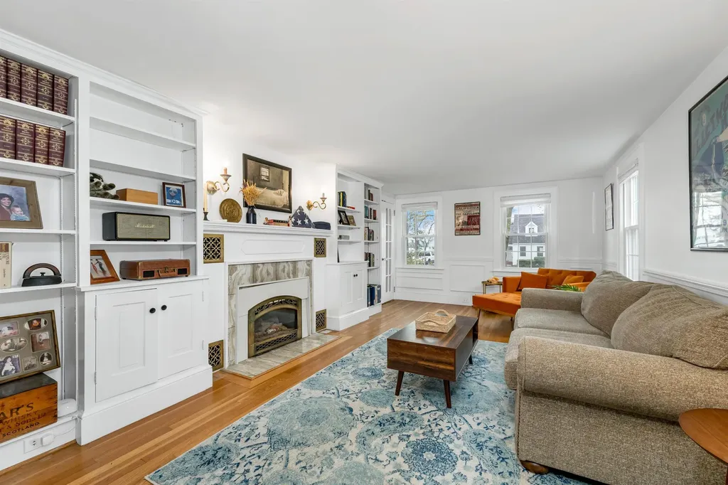 51 Winnicoash Street Laconia NH 03246