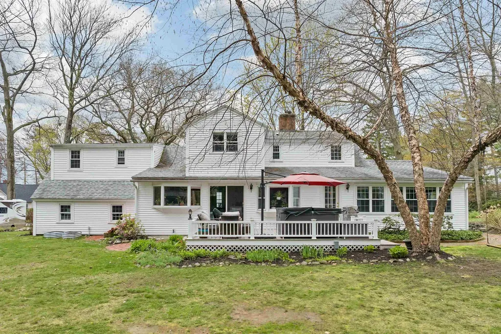 51 Winnicoash Street Laconia NH 03246