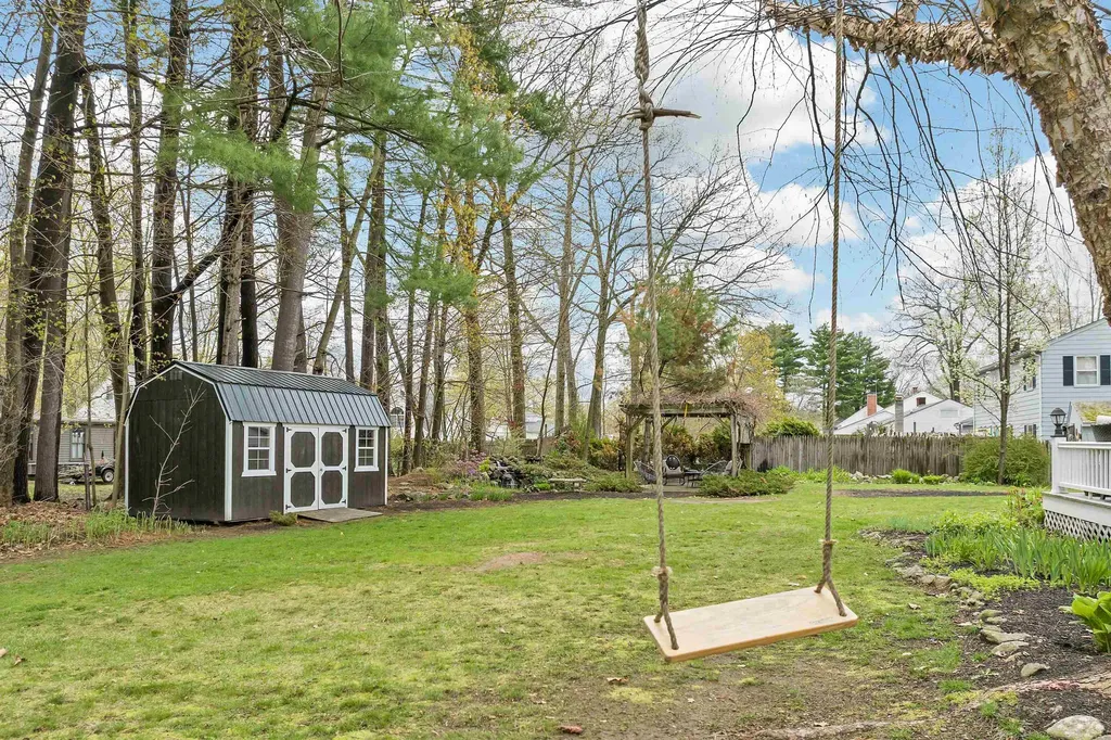 51 Winnicoash Street Laconia NH 03246