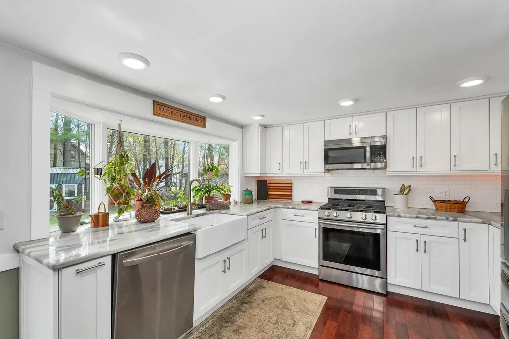 51 Winnicoash Street Laconia NH 03246