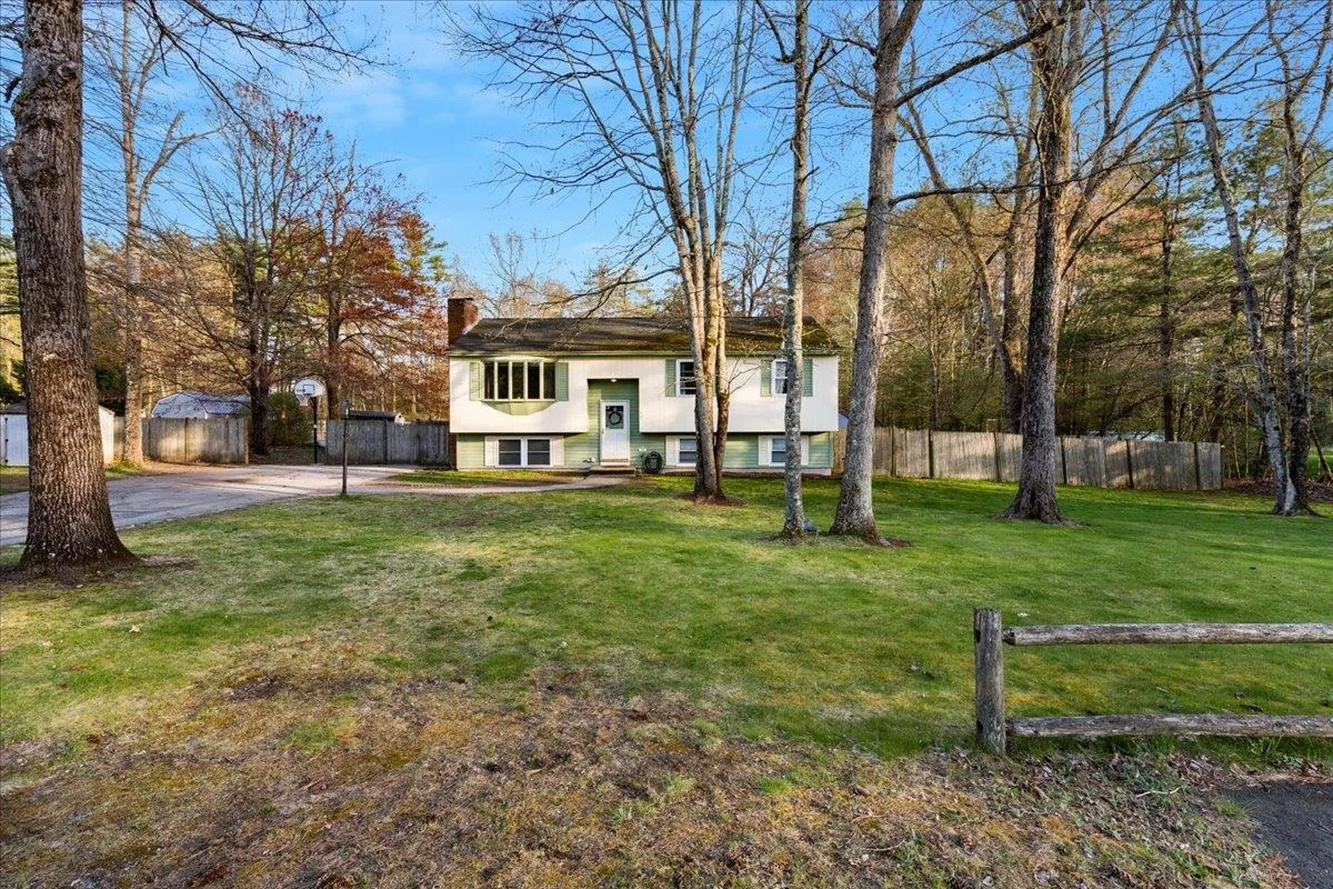 12 Garden Drive Litchfield NH 03052-1047
