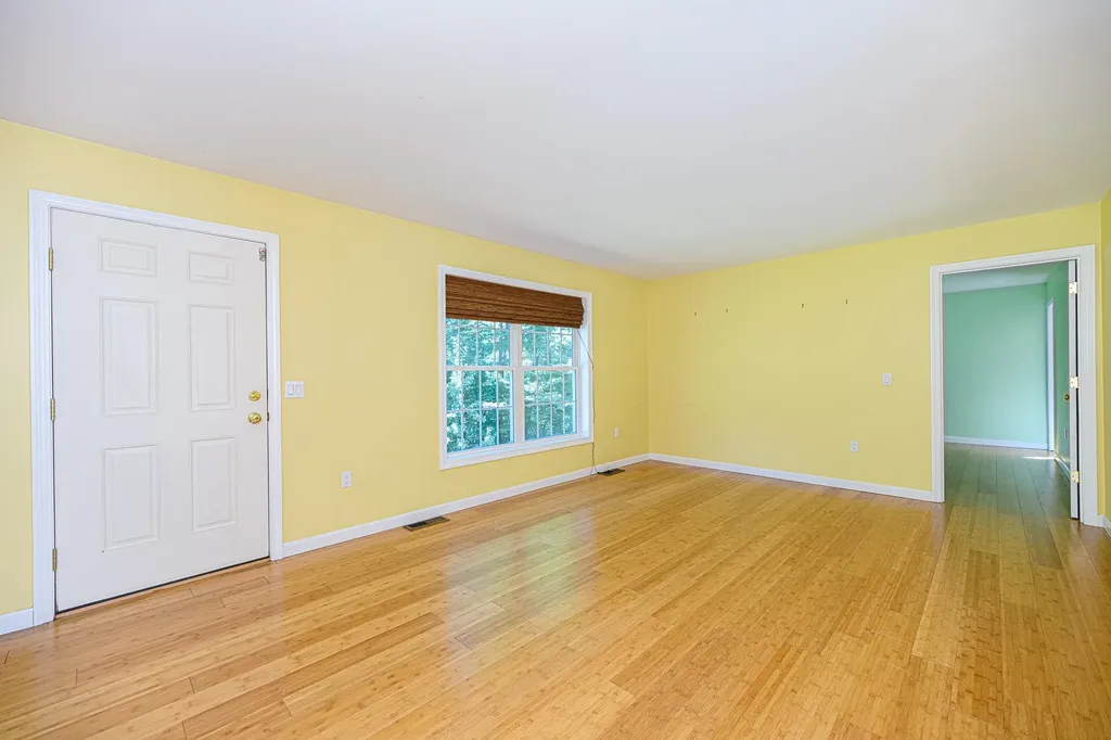 23 Cate Road Deerfield NH 03037