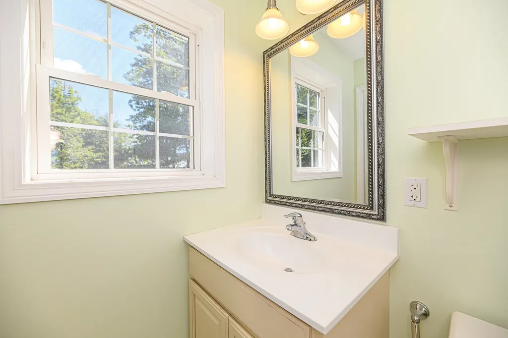 23 Cate Road Deerfield NH 03037