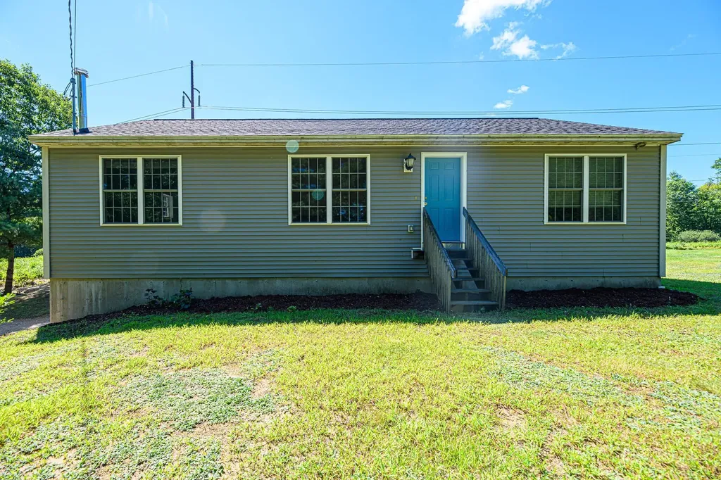 23 Cate Road Deerfield NH 03037