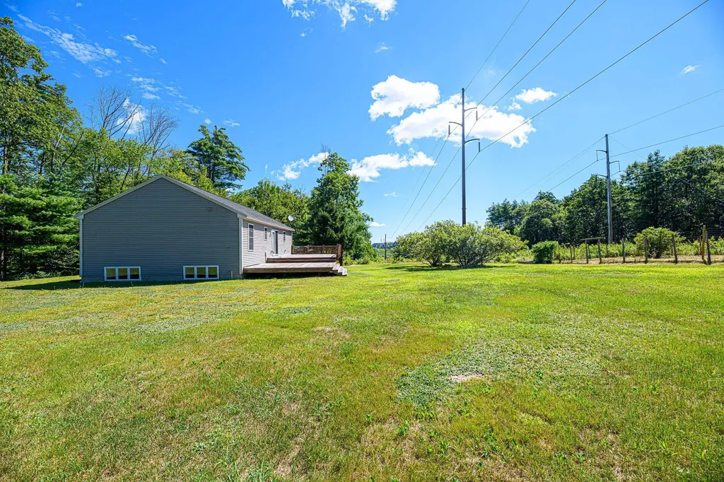 23 Cate Road Deerfield NH 03037