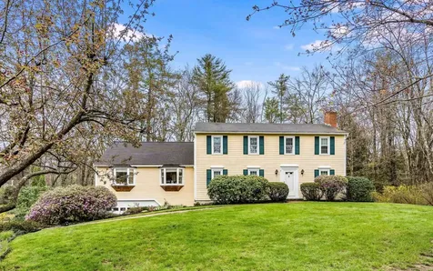 39 Old Sawmill Road Bedford NH 03110