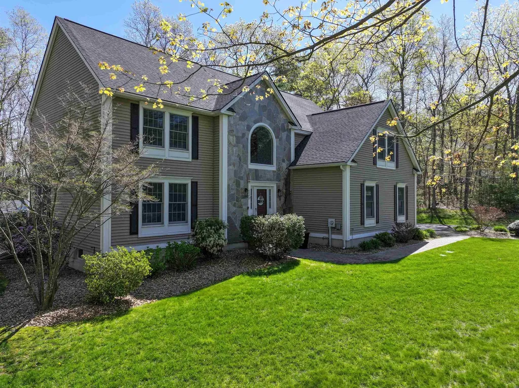 27 Squire Armour Road Windham NH 03087