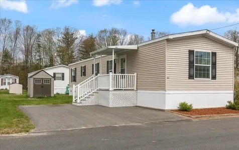 23 Bell Drive Salem NH 03079