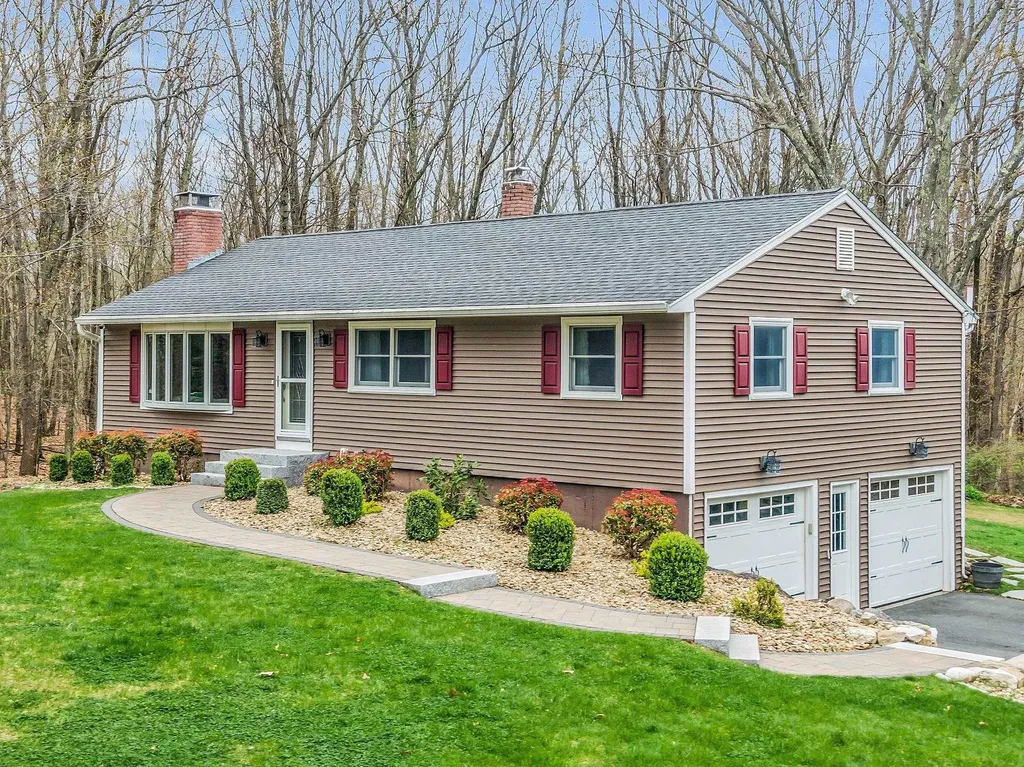 10 Merrill Drive Atkinson NH 03811