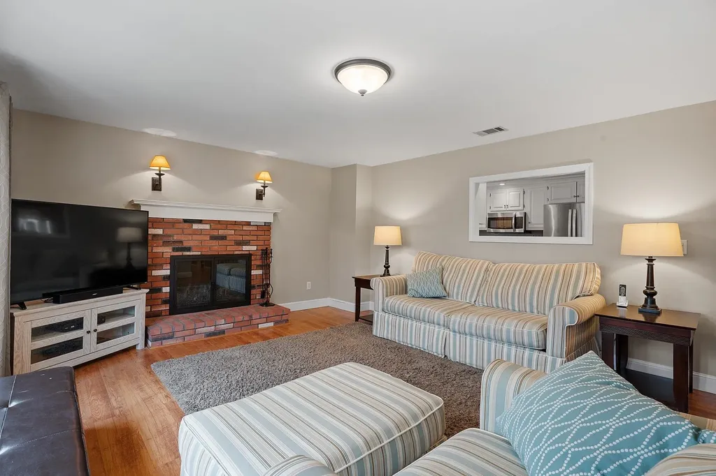 10 Merrill Drive Atkinson NH 03811