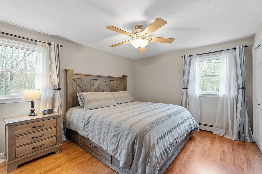 10 Merrill Drive Atkinson NH 03811