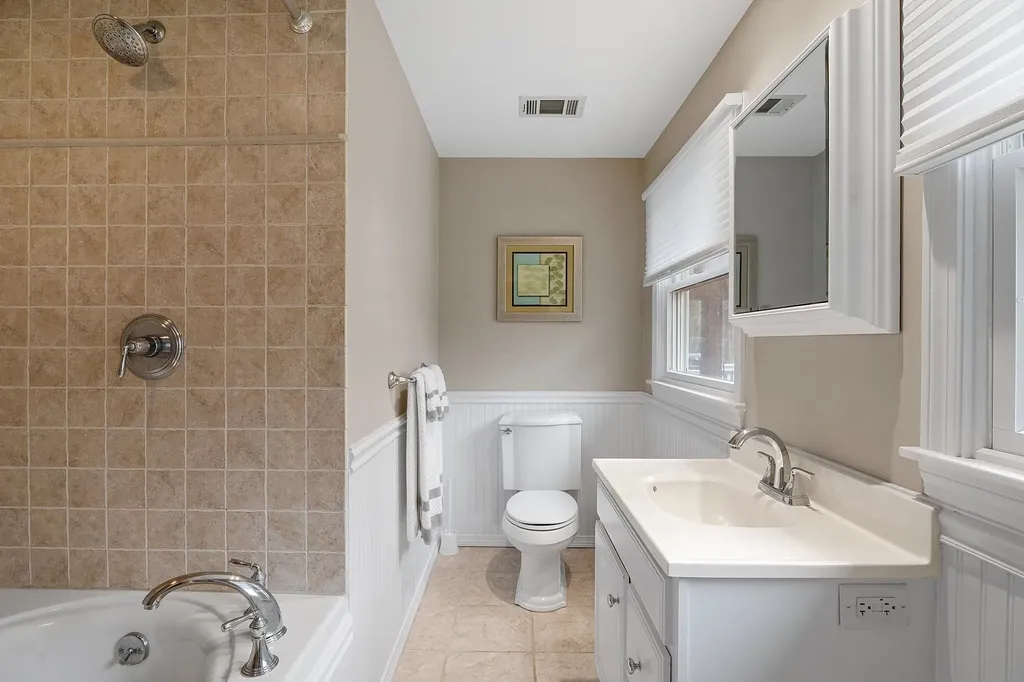 10 Merrill Drive Atkinson NH 03811
