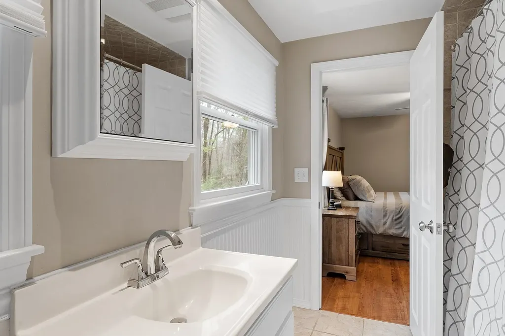 10 Merrill Drive Atkinson NH 03811