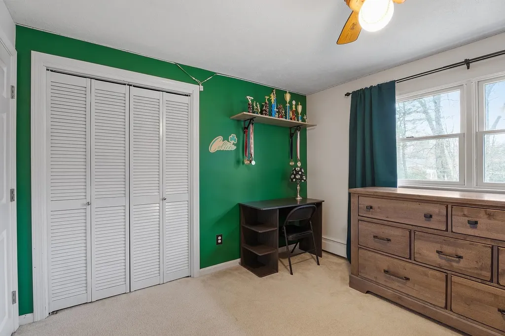 10 Merrill Drive Atkinson NH 03811