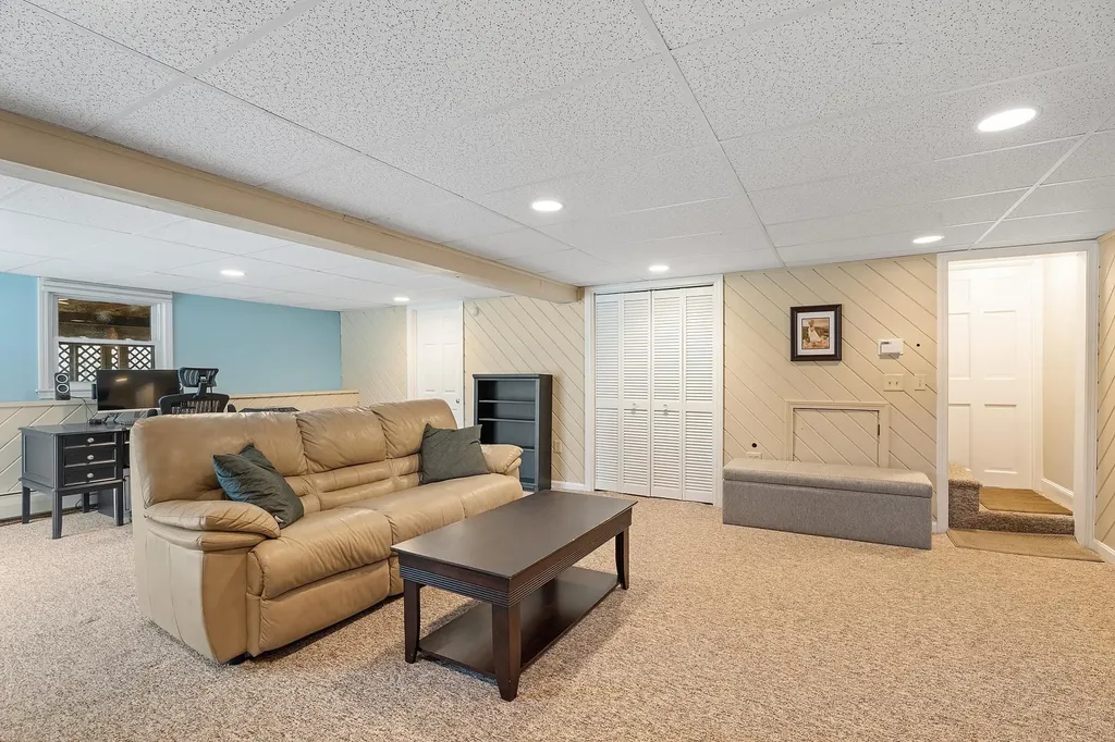 10 Merrill Drive Atkinson NH 03811