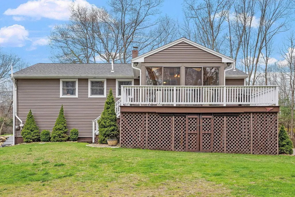 10 Merrill Drive Atkinson NH 03811